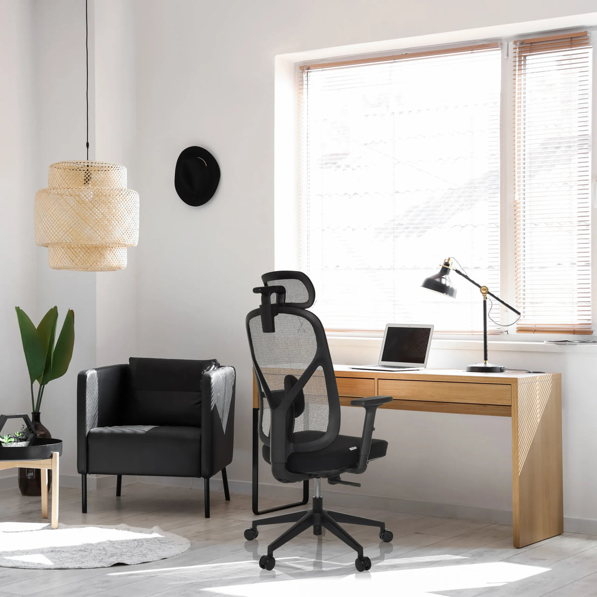Svart Professionell kontorsstol RALOO ECO med nätryggstöd och nackstöd från hjh OFFICE