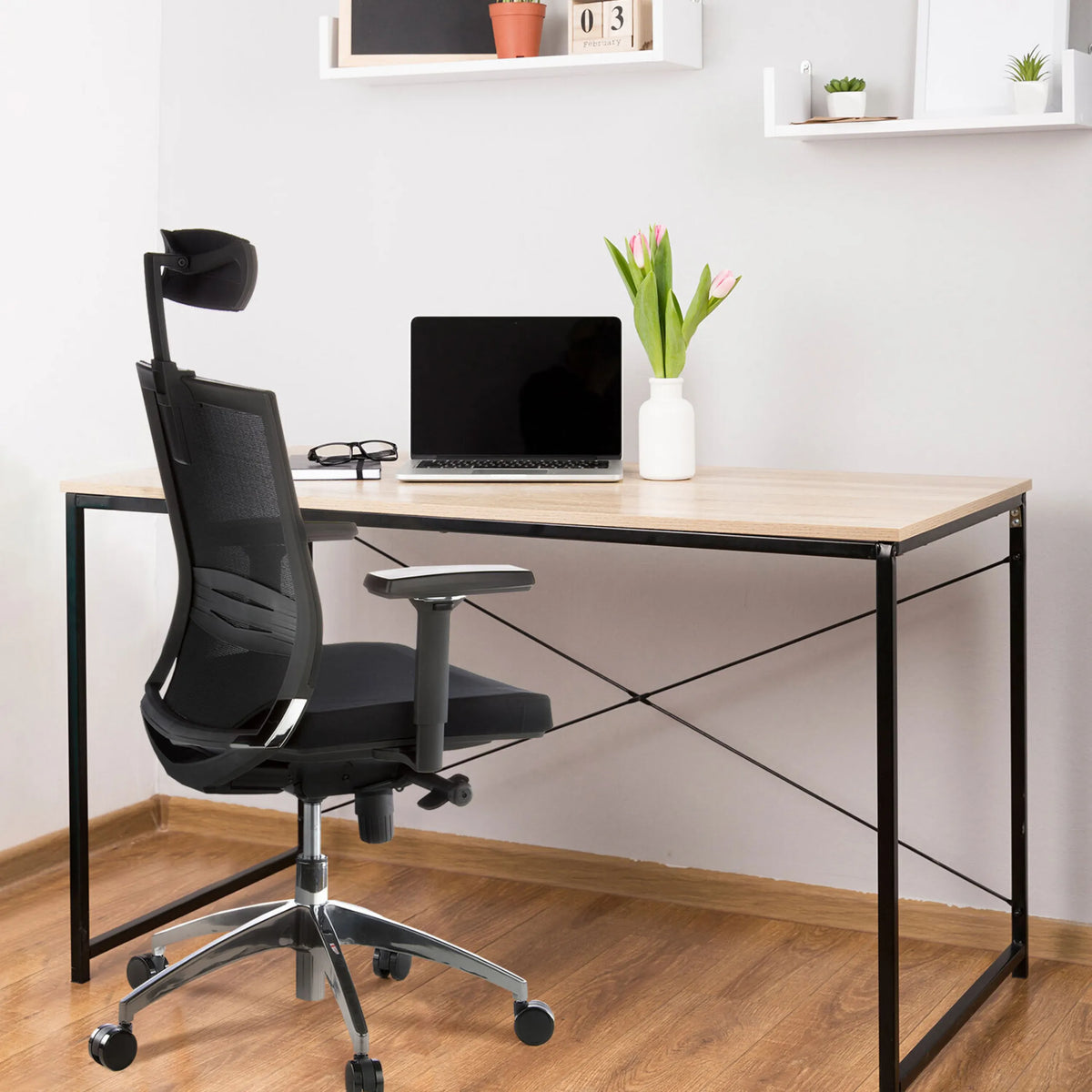 Svart Professionell kontorsstol PORTO MAX med nätryggstöd, nackstöd och armstöd från hjh OFFICE