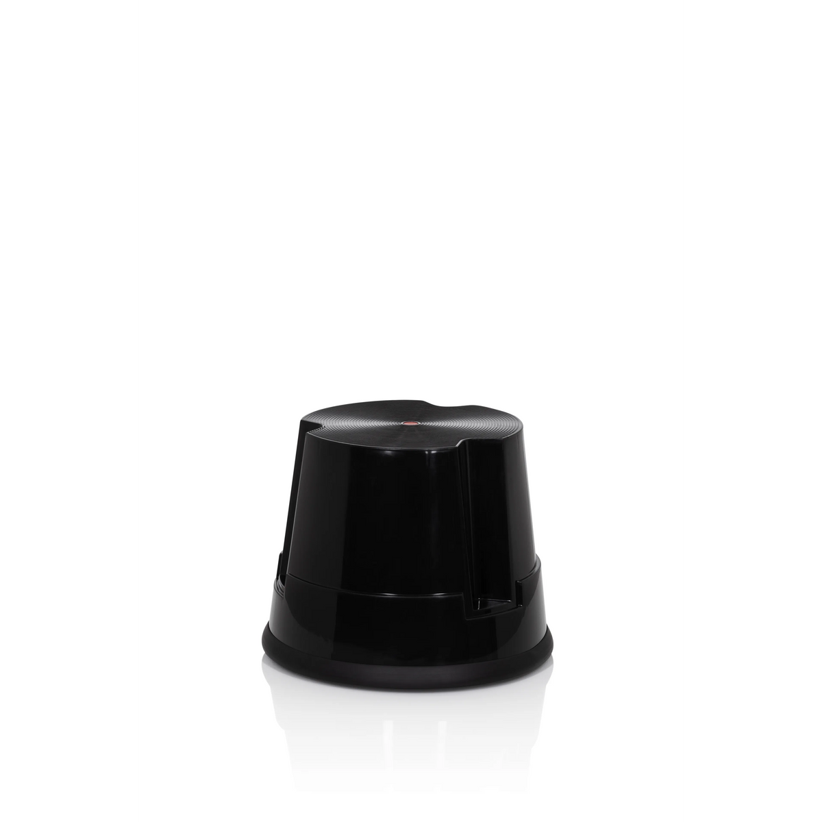 Schwarzer Tritthocker TIO-S mit rutschfester Oberfläche von hjh OFFICE – 360-Grad-Ansicht (schräge Frontansicht 40°)