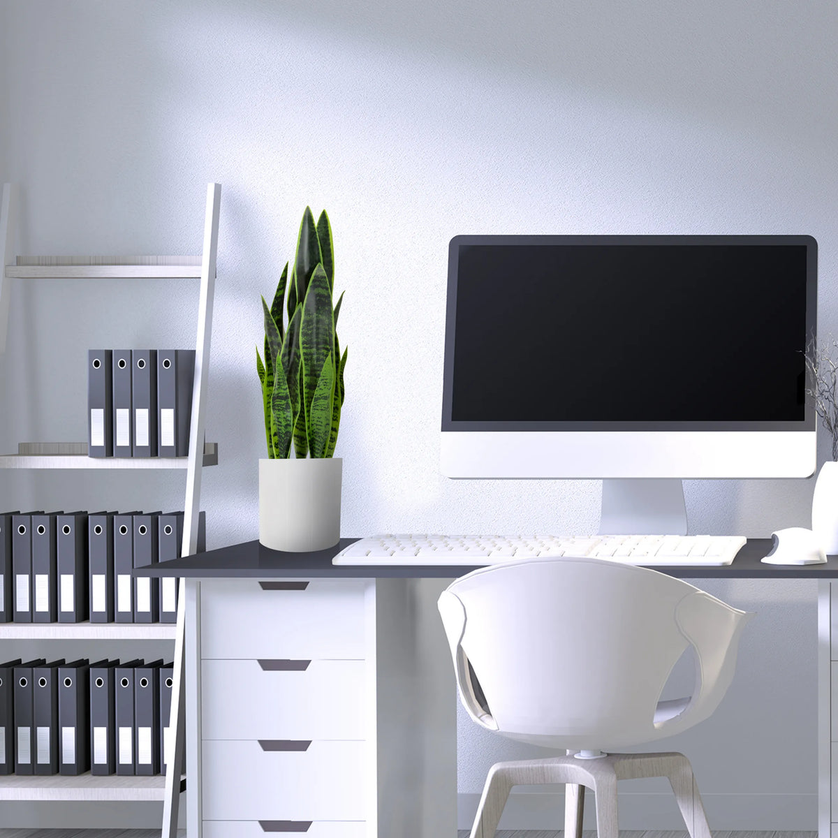 Grön konstgjord växt SANSEVIERIA i en vit kruka på ett skrivbord från hjh OFFICE