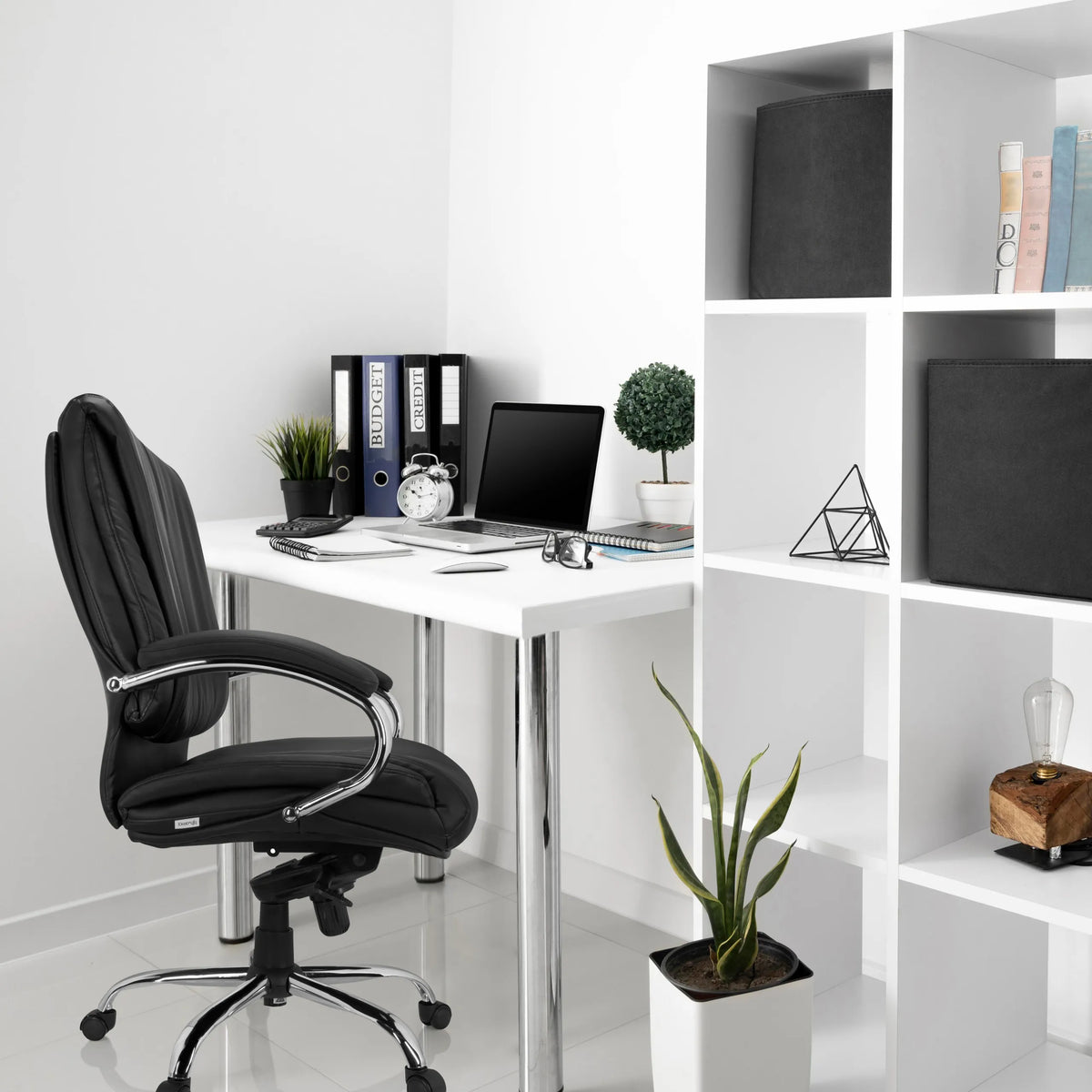 snurrstol XXL H 100 i svart konstläder med kromad fotkors från hjh OFFICE