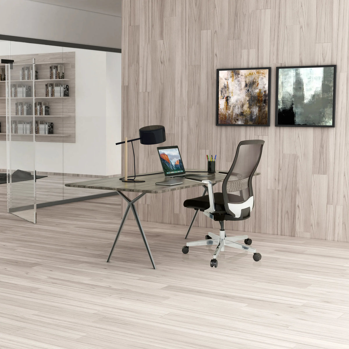 Hög kontorsstol FOUNTAINE PRO i svart med nätryggstöd och armstöd från hjh OFFICE