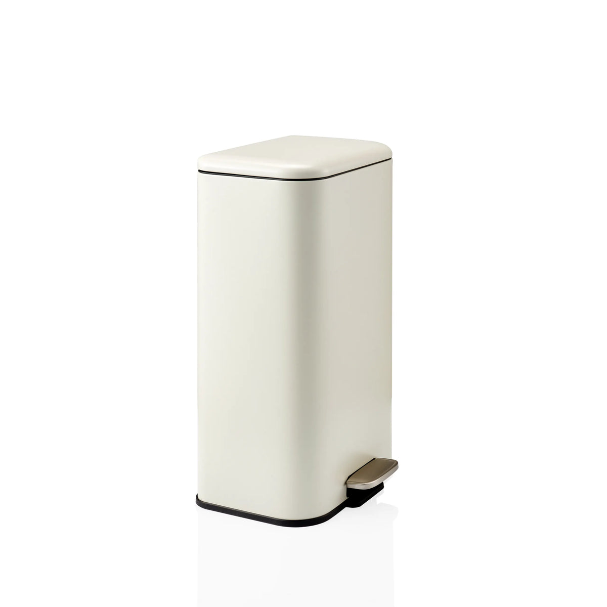 Beige Papperskorg Clean 1 med pedalöppning och platt lock från hjh OFFICE – 360-gradersvy (snett framifrån 60°)