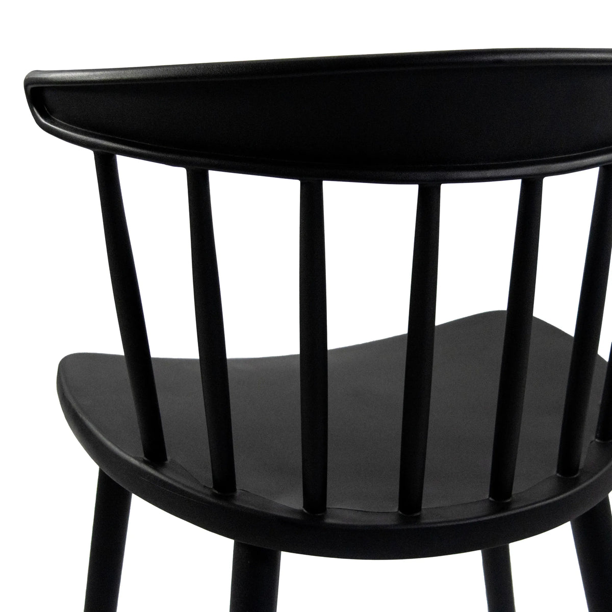 Ryggstöd med vertikala spjälor på Matstol ARTIFO RIB i svart från hjh LIVING