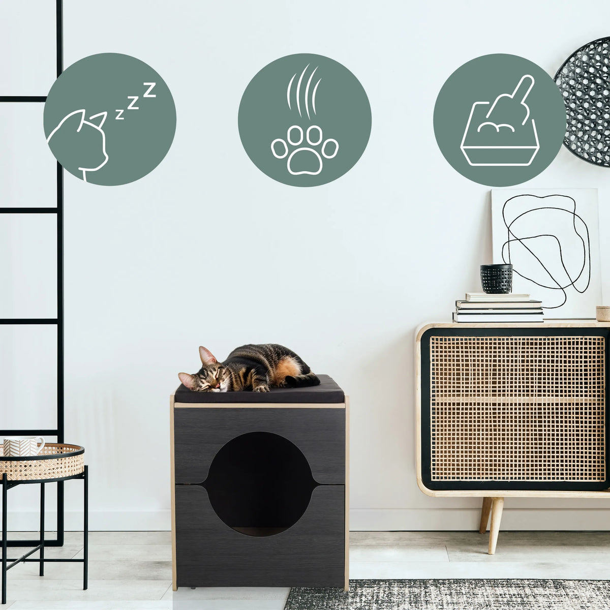 Katthus KITTY PAWBOX 2 i svart och ek med en sovande katt och tre funktionssymboler från hjh LIVING