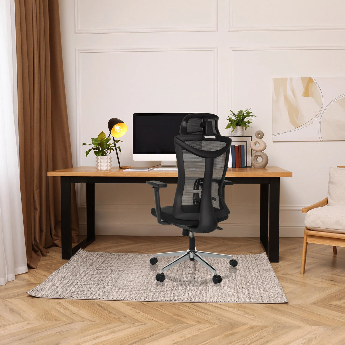 Svart Professionell kontorsstol KAMIAK med nätryggstöd och nackstöd från hjh OFFICE