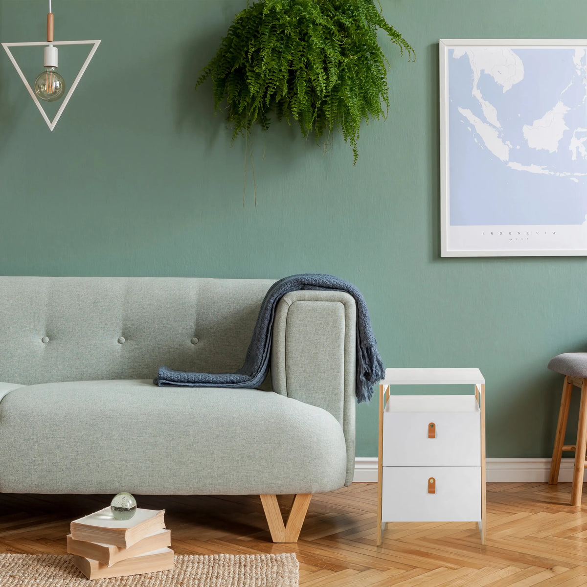 Vitt sidobord TAROLO III med två lådor och ljusa träben från hjh LIVING