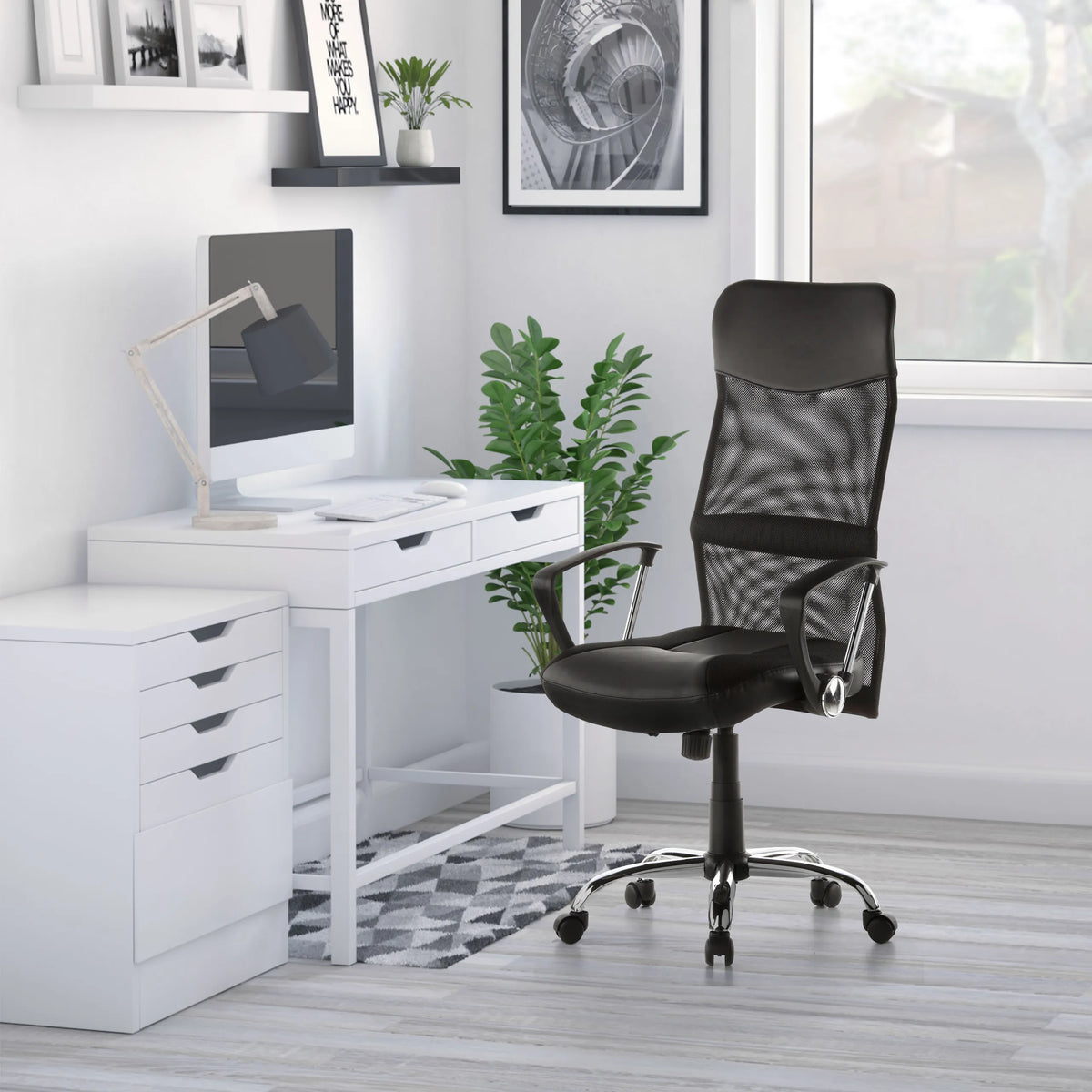 Home Office chefsfåtölj STRYKA i svart av konstläder och mesh med hjul från hjh OFFICE