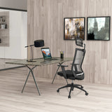 Svart Professionell kontorsstol ASPEN PRO med nätryggstöd och nackstöd vid ett skrivbord från hjh OFFICE