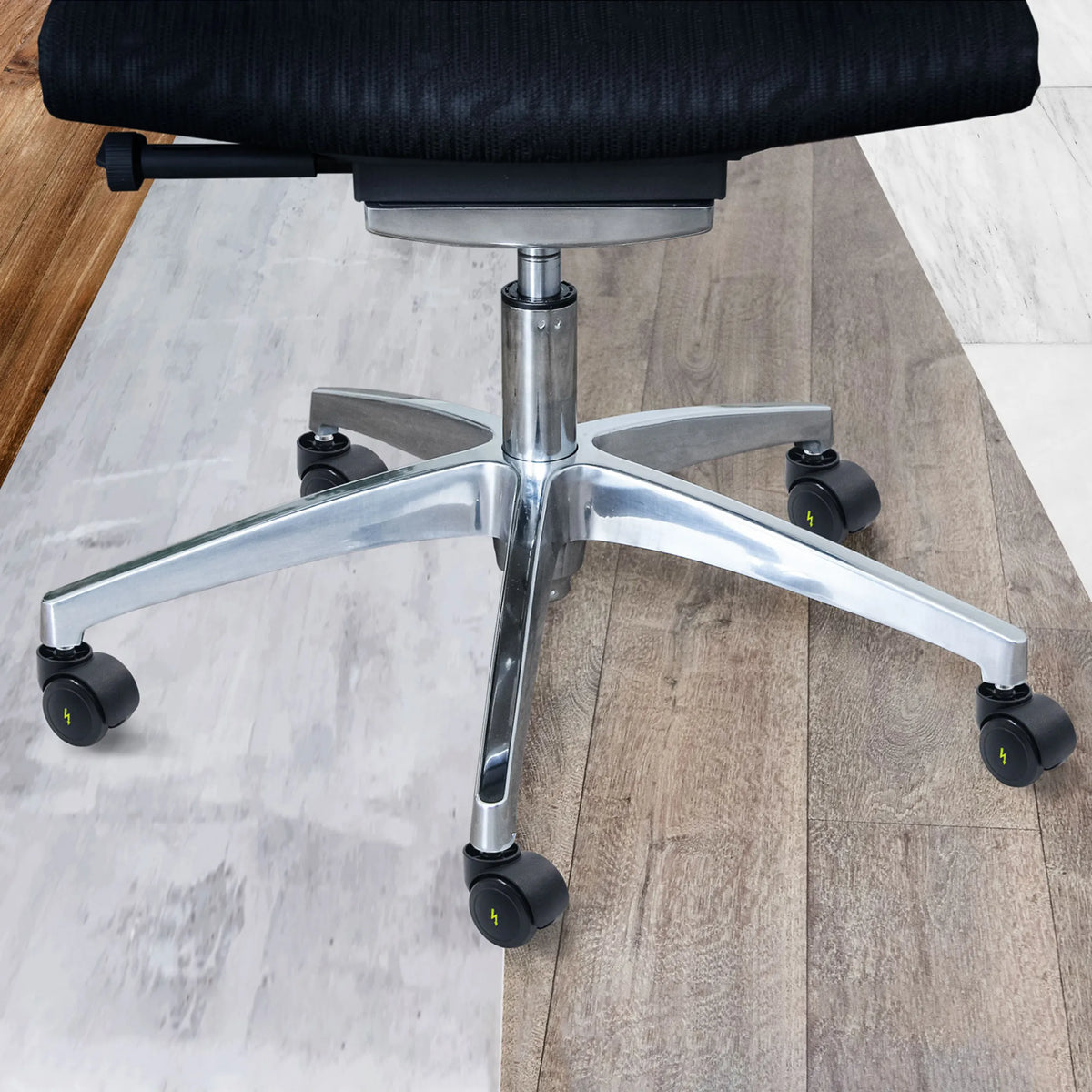Femstjärnig fotkors med svarta hjul 5x ROLO ESD 11mm/50mm för hårda golv från hjh OFFICE