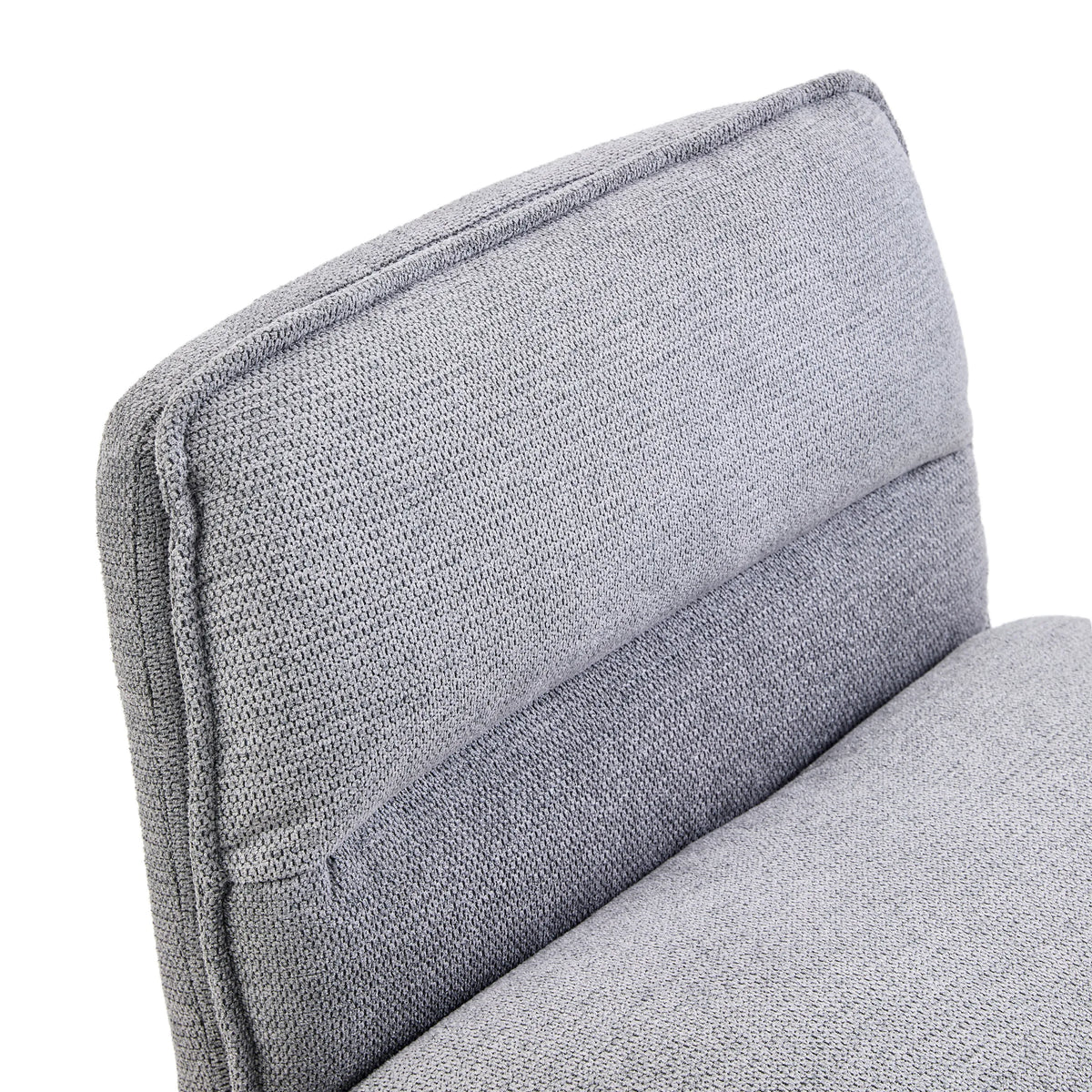 Mörkgrå tygbeklädnad på ryggstödet till Loungefåtölj Criss-Cross 20 från hjh LIVING