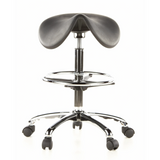 Svart sadelpall TOP WORK 13 med fotring och femstjärnig fotkorsbas med hjul från hjh OFFICE – 360-gradersvy (framifrån 0°)