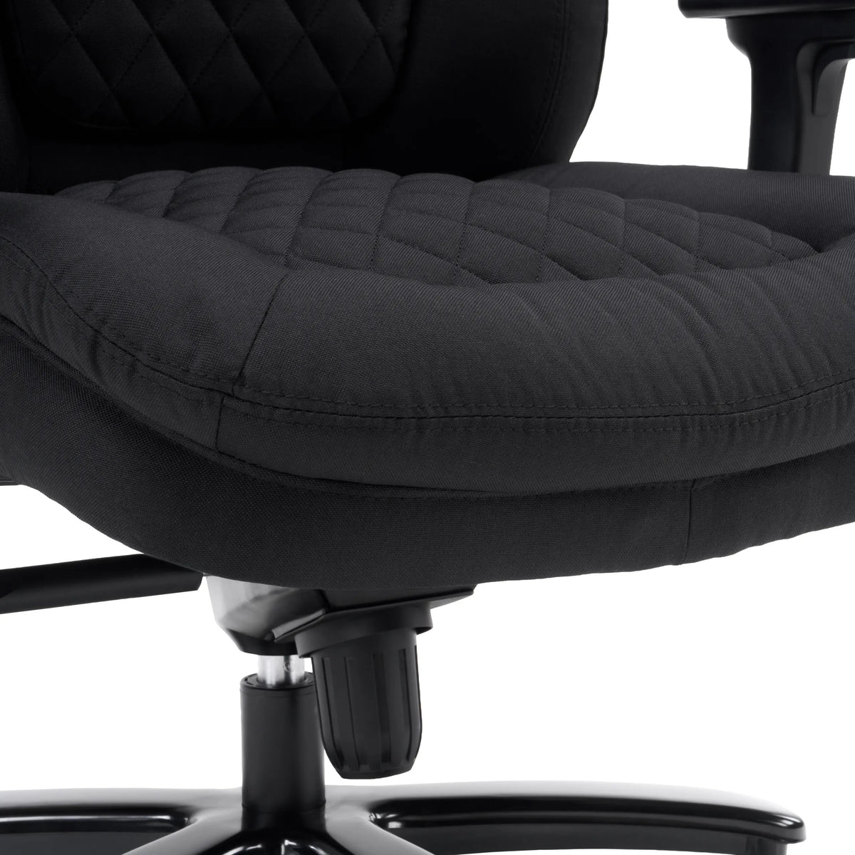 Svart quiltat tygsäte på XXL Pullmann Gen2 snurrstol från hjh OFFICE