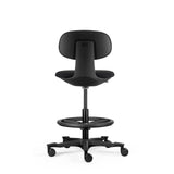 Baksidan av den svarta Arbetsstolen WORK MF2 med fotring och hjul från hjh OFFICE
