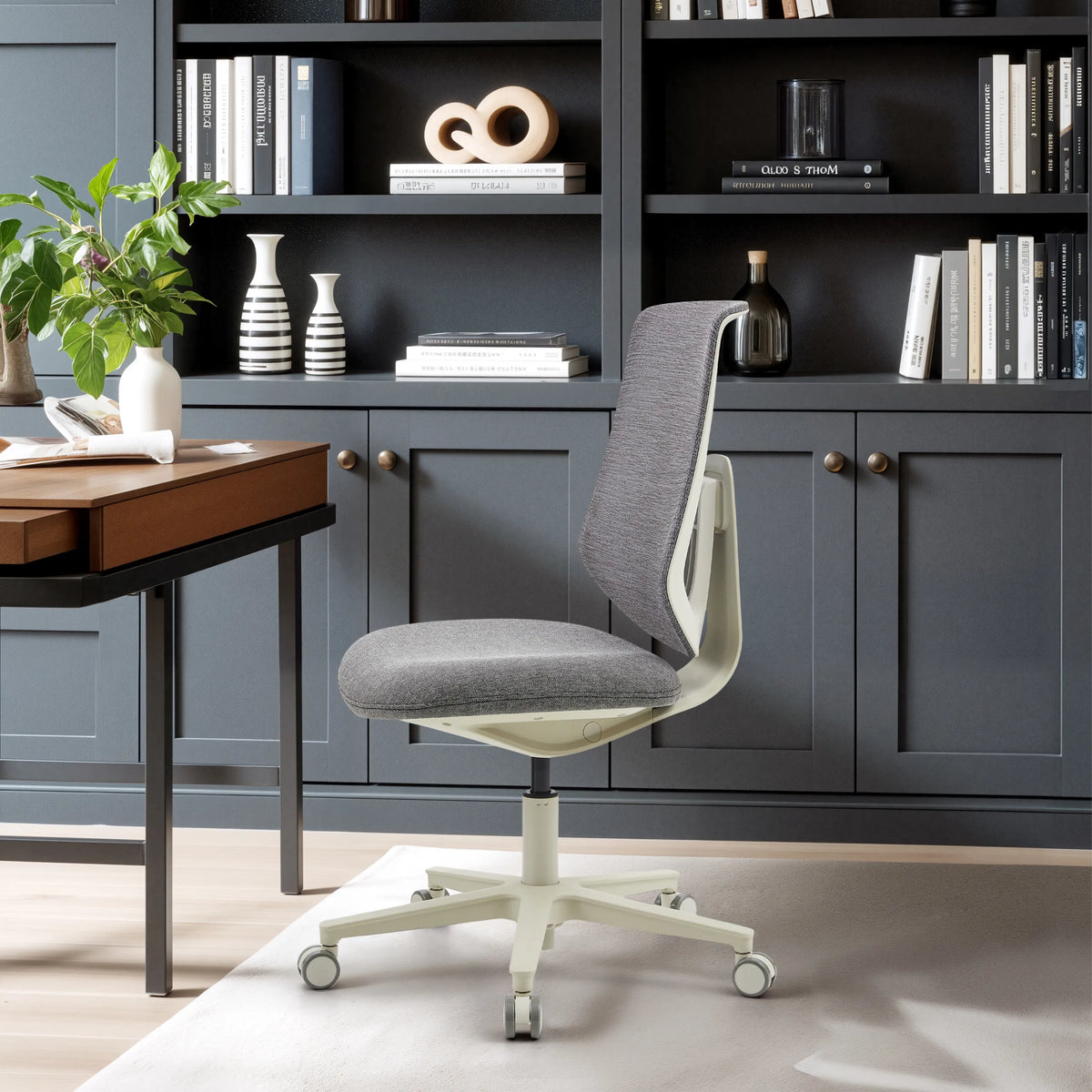 Grå Home Office kontorsstol Sitflex Lady med ljus ram och hjul från hjh OFFICE