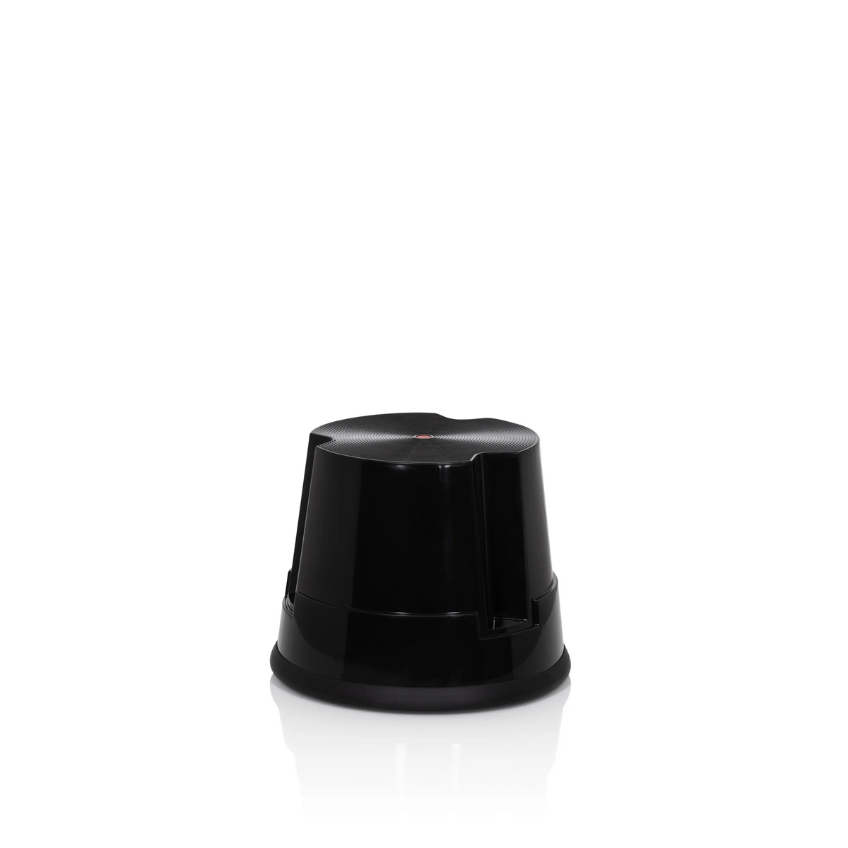 Svart stegpall TIO-S med halkfri yta från hjh OFFICE – 360-gradersvy (snett framifrån 40°)