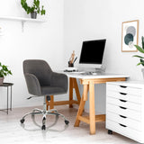 Mörkgrå Home Office kontorsstol SOLAO 300 med stjärnfot och hjul framför ett skrivbord från hjh OFFICE