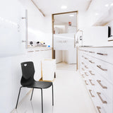 Svart fyrbent stol T36 V med minimalistiskt sitskal från hjh OFFICE