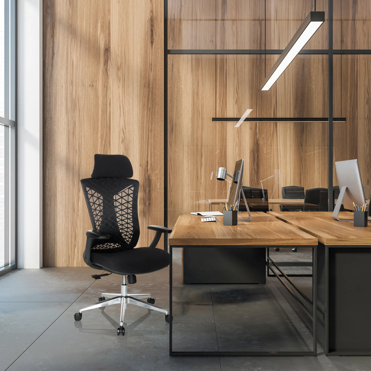 Svart Professionell kontorsstol FALEO B med nätryggstöd och armstöd från hjh OFFICE