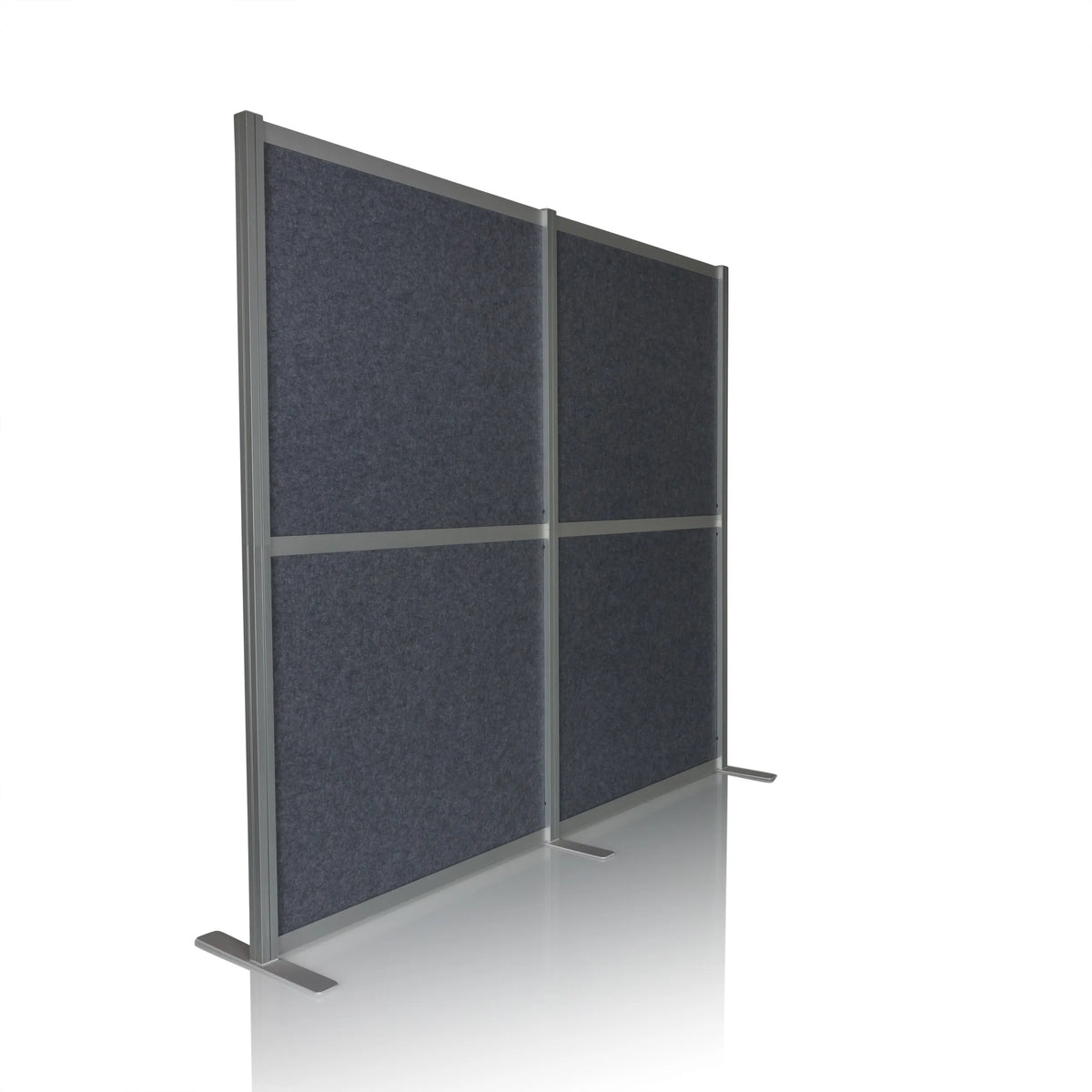Grå Skärmvägg FLEXMIUT MODUL med aluminiumram och stödben från hjh OFFICE – 360-gradersvy (snett framifrån 45°)