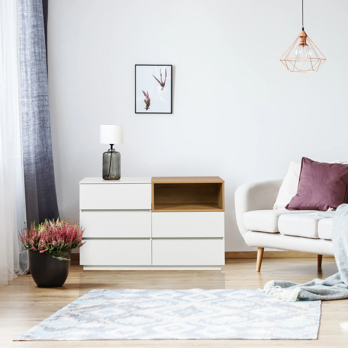 Sidobord MELMO S i vitt och ek med tre lådor och en öppen hylla från hjh LIVING