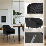 Svart Matstol CHARVELLE med quiltade detaljer och smala ben från hjh LIVING
