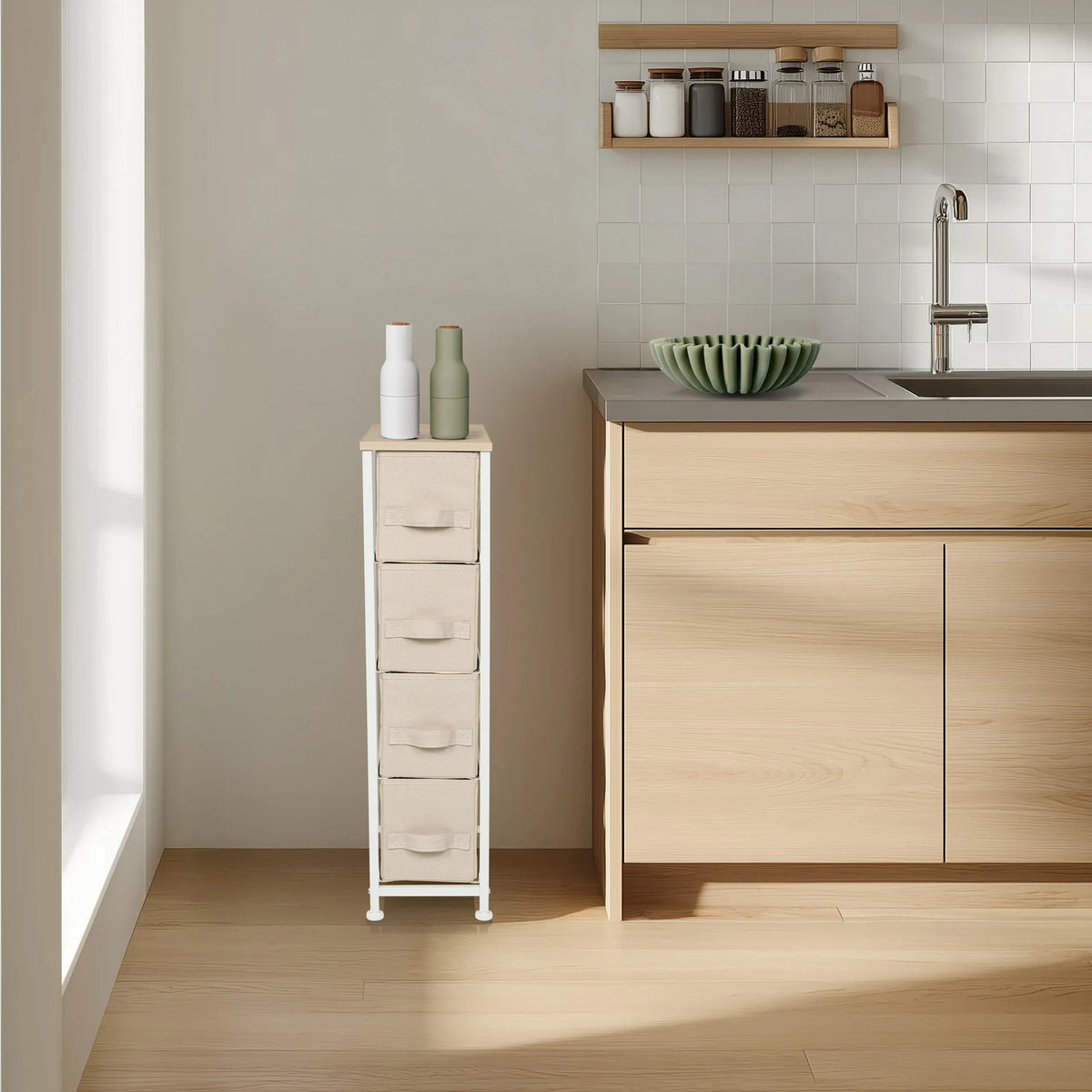 Beige Byrå FOLDRESS S med fyra tyglådor och vit ram från hjh LIVING