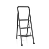 Fällbar stege SOLID W6 i svart med tre steg och ett handtag från hjh OFFICE – 360-gradersvy (framifrån 20°)