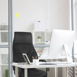 Grå Professionell chefsfåtölj ELEGANCE I vid ett vitt skrivbord med datorskärm från hjh OFFICE
