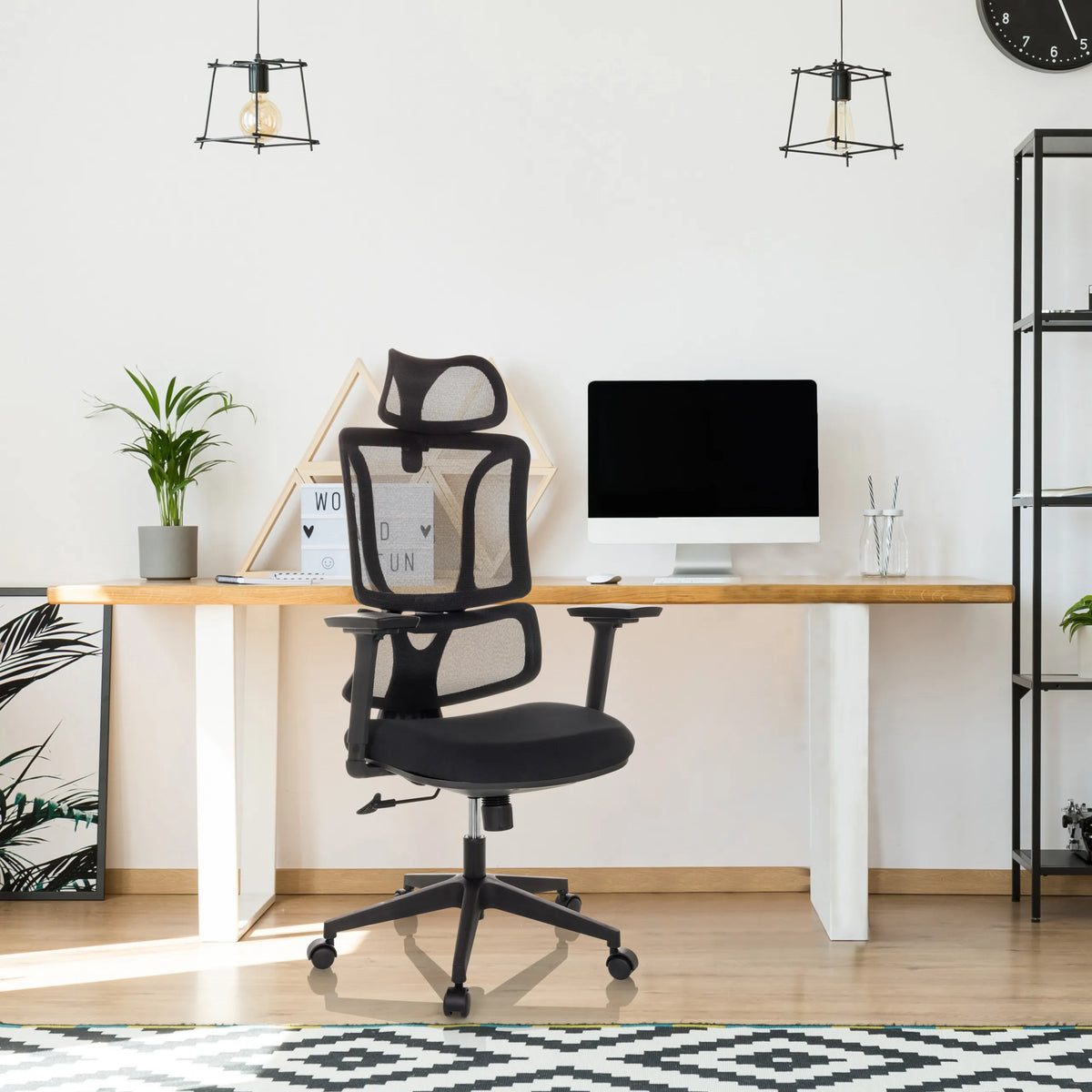 Home Office kontorsstol ERGOMY med nätryggstöd och svart ram från MyBuero