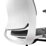 Vit ryggstöd och grå sits på den professionella kontorsstolen CHIARO T4 WHITE från hjh OFFICE