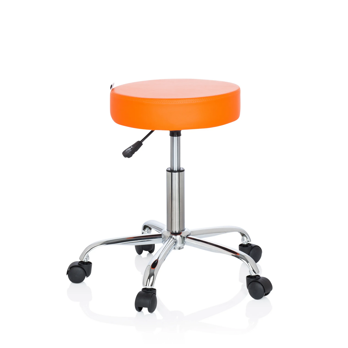 Orange Svängbar stol OPERATOR II med gaslift och femhjuligt underrede från hjh OFFICE – 360-gradersvy (framifrån 20°)
