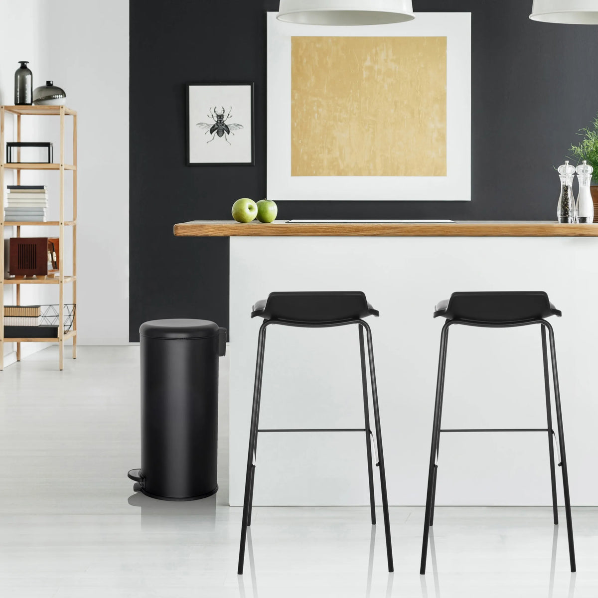 Svart Papperskorg CLEAN STEP med 30 liters kapacitet från hjh OFFICE