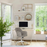 Home Office kontorsstol SOLAO HOME i grått med tygbeklädnad och vitt underrede vid ett skrivbord från hjh LIVING