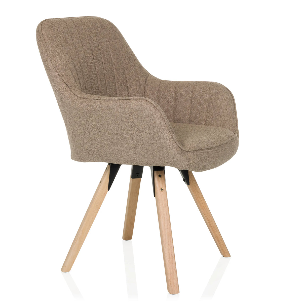 Beige stoppad stol SCANDI SOFT med strukturerat tygöverdrag och fyra träben från hjh LIVING – 360-gradersvy (snett framifrån 60°)