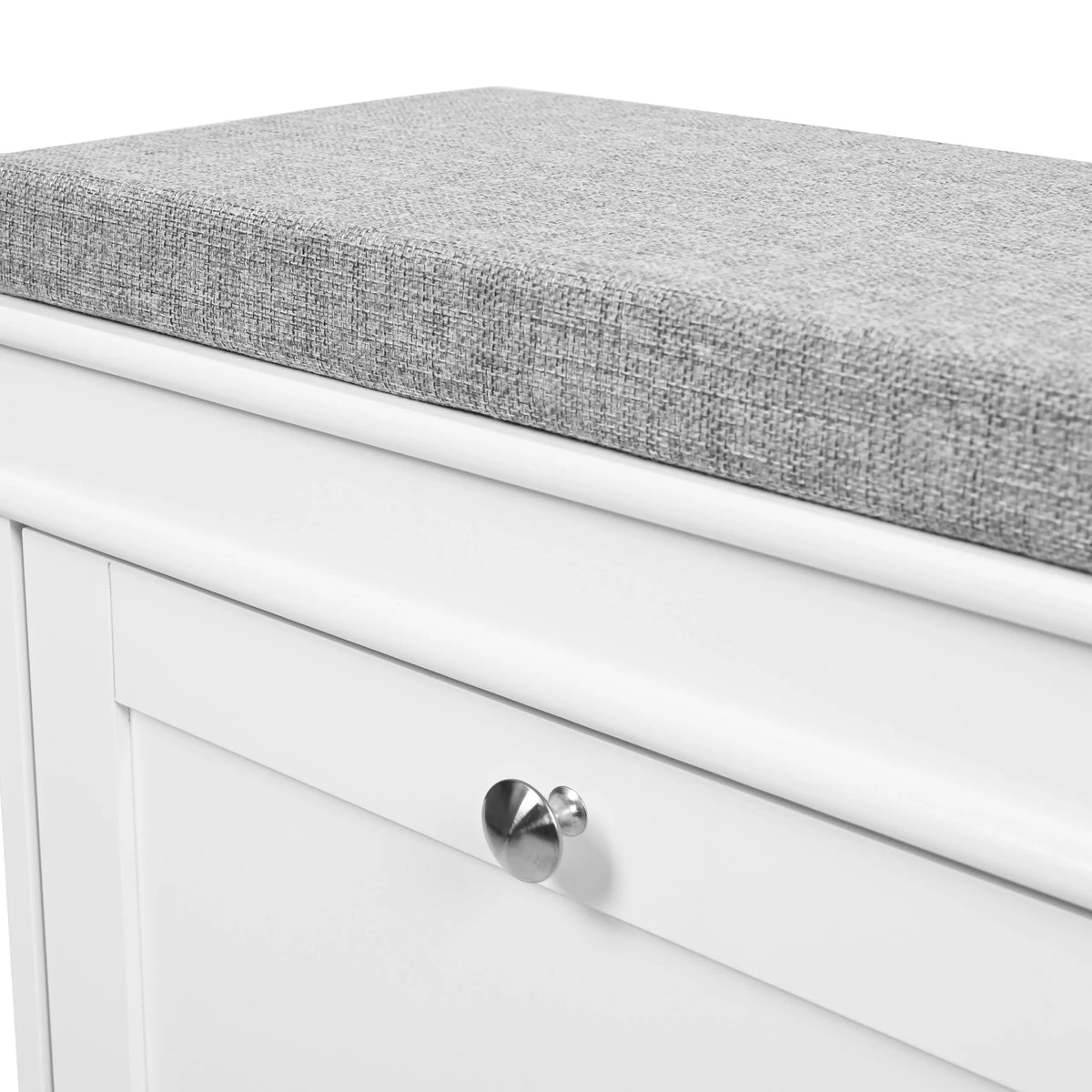 Grå sittdyna och vit låda med metallknopp till Estha 11 skoskåp från hjh LIVING