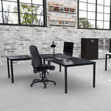Svart Professionell kontorsstol ZENIT PRO med armstöd vid ett L-format skrivbord från hjh OFFICE