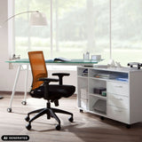 Professionell kontorsstol PORTO BASE i svart och orange med armstöd och hjul från hjh OFFICE (AI-genererad bild)