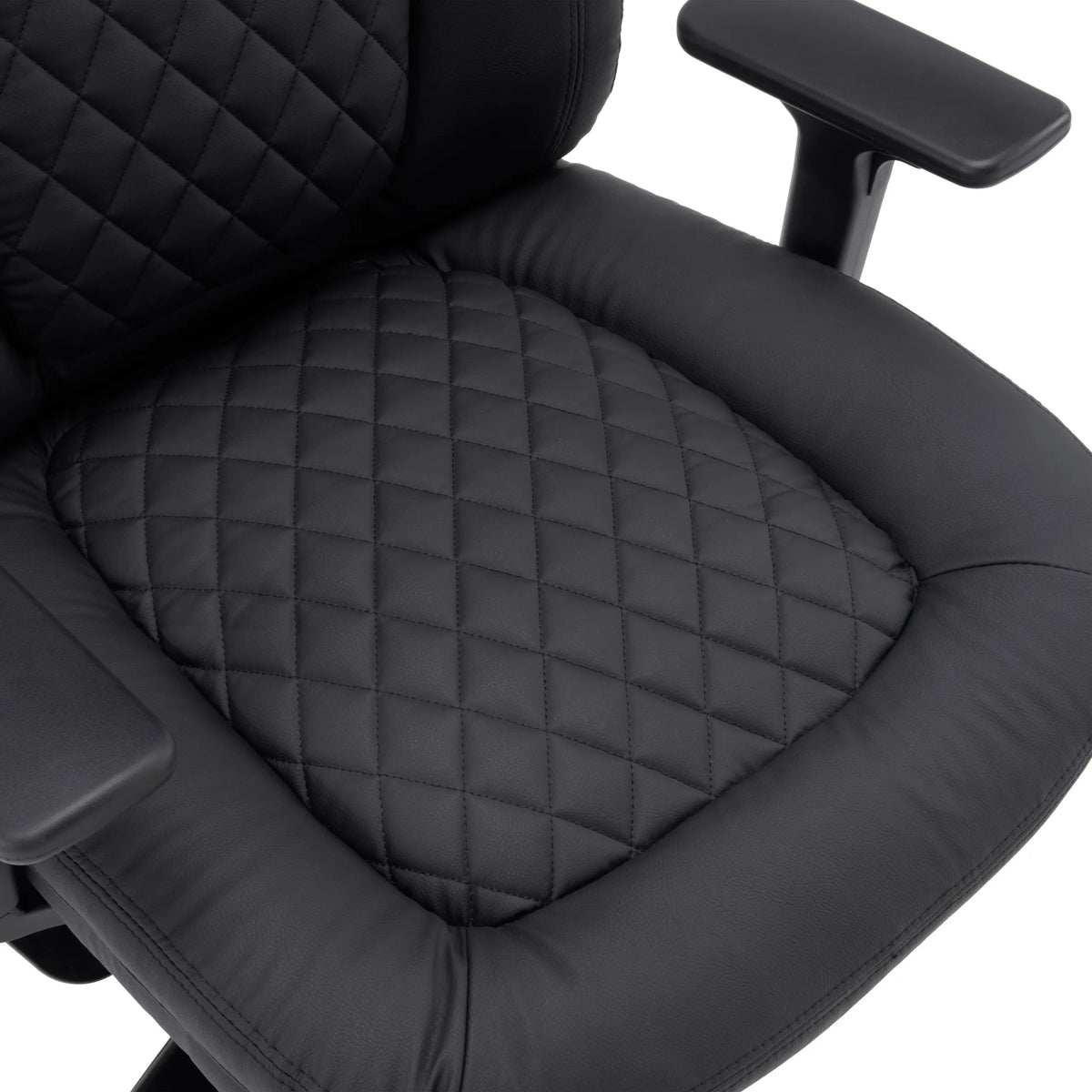 Sömnadsvaddering av sitsen på XXL Pullmann Gen2 snurrstolen i svart konstläder från hjh OFFICE
