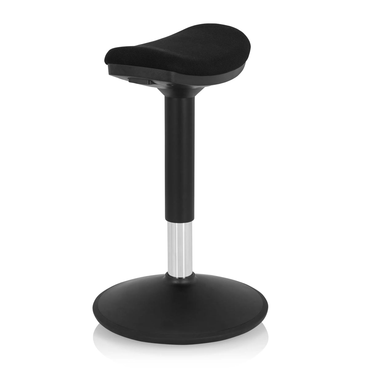 Svart ståstol BALANCE SIT I B med svängd sits och rund fot från hjh OFFICE – 360-gradersvy (snett framifrån 60°)