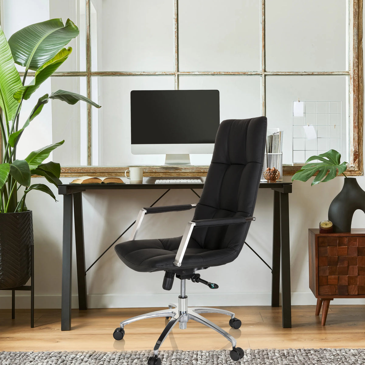 Home Office chefsfåtölj SARANTO PRO i svart läder med polerat stjärnfot från hjh OFFICE