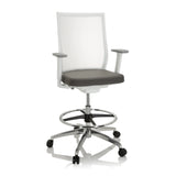 Grå Bardiskstol ASPEN WORK W med nätrygg, fotring och femhjulig fotkorsbas från hjh OFFICE – 360-gradersvy (framifrån 20°)