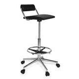 Svart Svängbar stol TOP WORK 28 med fotring och femhjulig fotkorsbas från hjh OFFICE – 360-gradersvy (snett framifrån 60°)