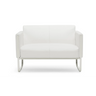 Vit loungesoffa ARUBA som tvåsitssoffa med silverfärgad metallram från hjh OFFICE