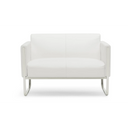 Vit loungesoffa ARUBA som tvåsitssoffa med silverfärgad metallram från hjh OFFICE