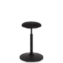 Svart ståstol BALANCE SIT med rund sittdyna och ett stabilt fotstöd från hjh OFFICE