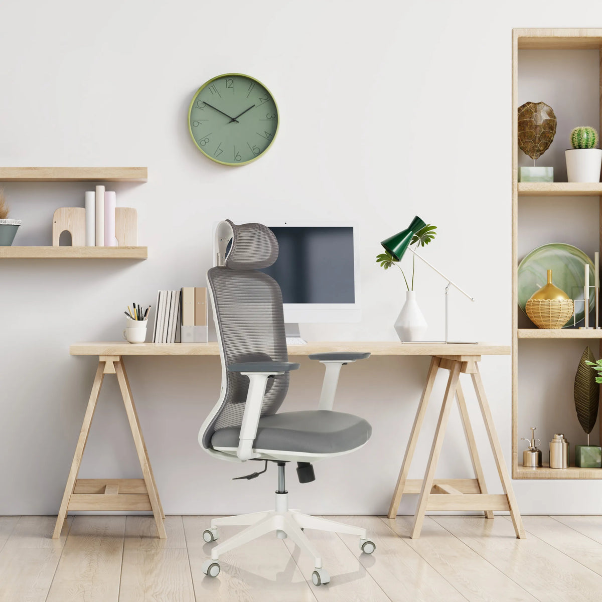 Grå Professionell kontorsstol MIKEO G med nätryggstöd och vitt underrede från hjh OFFICE