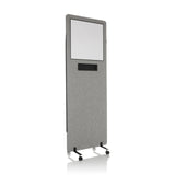 Ljusgrå skärmvägg FLEXMIUT WB med integrerad whiteboard och hjul från hjh OFFICE – 360-gradersvy (snett framifrån 30°)