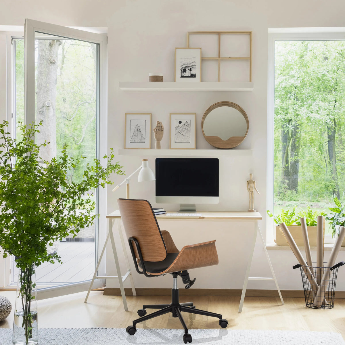Svart Home Office kontorsstol CENCA II med brunt ryggstöd och hjul från hjh LIVING