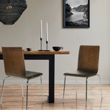 Två PERIA besökarstolar med träskal, svart sits och kromade ben från hjh OFFICE